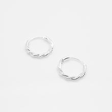 Load image into Gallery viewer, 925純銀|亮面麻花耳扣(大/小)Glossy Twist Hoop Earrings|E326