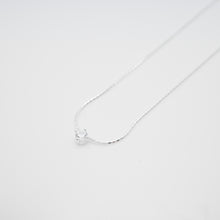 Load image into Gallery viewer, 925 sterling silver tiny crystal necklace is a popular style that is simple. classic design,elegant style,popular style,shiny accessories,Perfect gift BFF,suitable for girls.925純銀輕奢迷你水鑽項鍊,簡約時尚,優雅氣質,百搭配件,日常休閒穿搭,母親節禮物,精緻生日禮物。