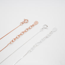 Load image into Gallery viewer, 925 sterling silver tiny crystal necklace is a popular style that is simple. classic design,elegant style,popular style,shiny accessories,Perfect gift BFF,suitable for girls.925純銀輕奢迷你水鑽項鍊,簡約時尚,優雅氣質,百搭配件,日常休閒穿搭,母親節禮物,精緻生日禮物。