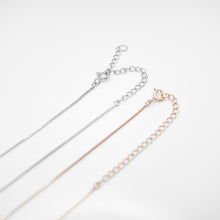 Load image into Gallery viewer, 925 sterling silver sparkling bottle necklace with adjustable extension chain. shiny accessories,popular style,Beautiful design,Teacher’s Day gift,anniversary surprise.925 純銀閃耀小水瓶項鍊,甜蜜約會搭配,獨特風格,適合約會穿搭,適合出席各種場合,甜美精緻風格,可天天配戴。