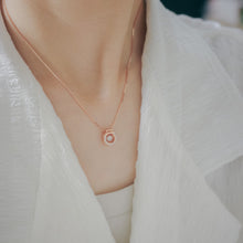 Load image into Gallery viewer, 925 sterling silver sparkling bottle necklace with adjustable extension chain. shiny accessories,popular style,Beautiful design,Teacher’s Day gift,anniversary surprise.925 純銀閃耀小水瓶項鍊,甜蜜約會搭配,獨特風格,適合約會穿搭,適合出席各種場合,甜美精緻風格,可天天配戴。