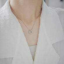 Load image into Gallery viewer, 925 sterling silver sparkling bottle necklace with adjustable extension chain. shiny accessories,popular style,Beautiful design,Teacher’s Day gift,anniversary surprise.925 純銀閃耀小水瓶項鍊,甜蜜約會搭配,獨特風格,適合約會穿搭,適合出席各種場合,甜美精緻風格,可天天配戴。