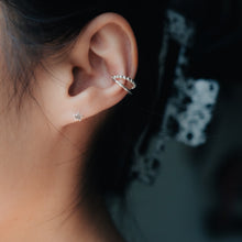 Load image into Gallery viewer, 925 sterling silver Hypoallergenic it’s suitable for sensitive skin. for best friend,unisex accessories,popular style,hidden earrings,suitable for any occasion.925純銀養耳棒,抗敏感耳環,耳洞新手必備,日常穿搭推薦,適合所有場合配戴,迷你飾品,簡約風格好搭配。