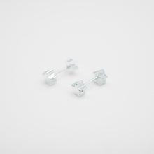 Load image into Gallery viewer, 925 sterling silver Hypoallergenic it’s suitable for sensitive skin. for best friend,unisex accessories,popular style,hidden earrings,suitable for any occasion.925純銀養耳棒,抗敏感耳環,耳洞新手必備,日常穿搭推薦,適合所有場合配戴,迷你飾品,簡約風格好搭配。