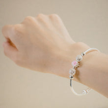 Load image into Gallery viewer, 999 sterling silver pink flower baby bangle skin-friendly and gentle suitable for babies. Children's day gift,for girls,Beautiful design,popular style,cute accessories,suitable for girls.999 純銀粉紅小花寶寶手鐲,親膚不易過敏,嬰兒首飾,周歲禮物,紀念禮物,適合女孩,彌月禮物首選,兒童專屬禮物。