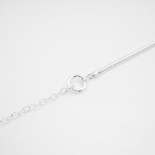 Load image into Gallery viewer, 925 sterling silver donut bracelet with adjustable extension chain. unique design,FashionJewelry,wear everyday,suitable for any occasion,unisex accessories.925 純銀甜甜圈拼接手鍊,獨特雙鍊拼接設計,適合日常搭配,通勤穿搭首選,適合出席各種場合,好友生日禮物推薦。