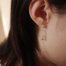 Load image into Gallery viewer, Ginkawa 天然寶石長鏈耳環,附可調式延長鏈。顏色漂亮,可輕鬆搭配您的日常服裝。生日、新年、最好的朋友和母親節禮物。 925 純銀天然寶石長鏈耳環,能夠帶來能量正,適合生日送禮或自用,每一條都是練習,能帶來正能量平衡氣場,減輕壓力及令人平和的等能量功效,最佳的能量功效節日禮物,閨蜜禮物,生日及情人節禮物。簡單基礎又好配搭,適合經常配戴。