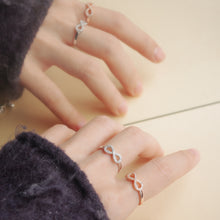 Load image into Gallery viewer, 925 純銀無限密鑲水晶開口戒指,尺寸可調整。生日最佳禮物,畢業禮物,時尚設計,流行風格,母親節,週年紀念驚喜。 。