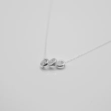 Load image into Gallery viewer, 925 sterling silver twisted circle necklace with adjustable extension chain. Best gift for mother's Day, anniversary, birthday. Charm style, beautiful gift, daily jewelry, Sister Gift, Christmas Gift. 925 純銀三圈項鏈,氣質大方,情人節禮物,七夕情人節禮物,閨蜜禮物,簡約易搭配。