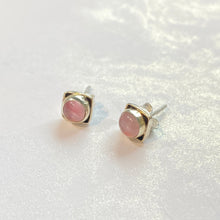 Load image into Gallery viewer, 925 sterling silver natural rose quartz stone earrings with Hypoallergenic earrings post. Pink stone color with anti silver finishing with vintage feel, simple design for daily wearing, which is the best gift for birthday, new year, Valentine's Day and BFF. 925 純銀天然薔薇晶石耳環(弧面切割)配抗敏感耳針,復刻設計,獨特優雅大方,適合出席重要場合,適合生日送禮,情人節,或母親節禮物。