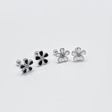 Load image into Gallery viewer, Ginkawa 925 sterling silver Flora Earrings with clear crystals setting which is cute, beautiful and transcendence. The earring is hypoallergenic. Best gift for new year, mother's day, birthday and new year gift 925純銀小花花轉珠耳環,抗過敏耳環,可愛風格,適合夏天,出遊旅行配戴,簡單款式易搭配,生日禮物,閨蜜禮物首選。