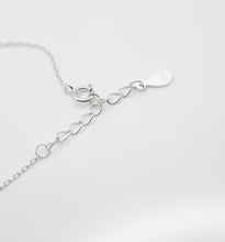 Load image into Gallery viewer, 925 sterling silver infinity necklace with adjustable extension chain. special day gift,delicate gift,for lover,popular style,FashionJewelry,Chinese Valentine's Day,mother's Day.925 純銀無限項鍊,經典風格,簡約細緻,日常加分飾品,情人節禮物首選,交換禮物,日常搭配,有意義的禮物。