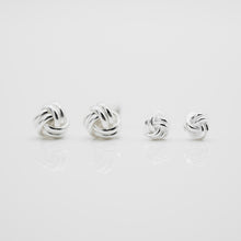 Load image into Gallery viewer, 925 sterling silver Hypoallergenic it’s suitable for sensitive skin. delicate gift,graduation gift,daily wear,trendy design,unisex accessories,Teacher’s Day gift,anniversary surprise,suitable for traveling.925純銀同心結耳環,抗敏感耳環,時尚新潮設計,日常好搭配,交換禮物首選,適合日常簡約穿搭,獨特風格,定情禮物。