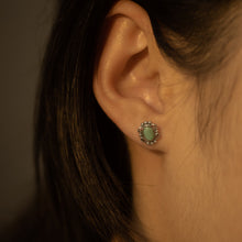 Load image into Gallery viewer, Beautiful 925 sterling silver natural turquoise earrings with Hypoallergenic earrings post.special day gift, simple design for daily wearing, meaningful gift,best gift for birthday, anniversary surprise,Valentine's Day and BFF. 925 純銀天然綠松石耳環(弧面切割)配抗敏感耳針,復古抹黑設計,獨特氣質,適合出席重要場合,適合姊妹聚會,適合生日送禮、周年紀念,或母親節禮物。