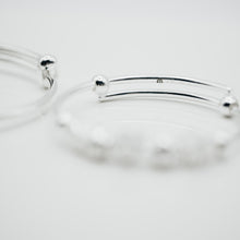Load image into Gallery viewer, 999 sterling silver parent-child LOVE bracelet skin-friendly and gentle suitable for babies.parent-child gift,Children's day gift,for mother and child,wear every day,classic design,mother's Day.999 親子愛心手鐲手鐲,親膚不易過敏,親子首飾,兒童節禮物,紀念禮物,母親節禮物,兒童生日禮物首選,彌月禮物。