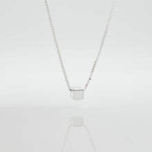 Load image into Gallery viewer, 925 sterling silver ice cube necklace with adjustable extension chain. simple design,Perfect gift BFF,daily jewelry,unique design,unisex accessories,FashionJewelry.925 純銀冰塊項鍊,簡約迷人,率性風格,犒賞自己的禮物,適合日常穿搭,適合出門旅行配件,女人節禮物,適合生日送禮。