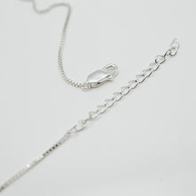 Load image into Gallery viewer, 925 sterling silver ice cube necklace with adjustable extension chain. simple design,Perfect gift BFF,daily jewelry,unique design,unisex accessories,FashionJewelry.925 純銀冰塊項鍊,簡約迷人,率性風格,犒賞自己的禮物,適合日常穿搭,適合出門旅行配件,女人節禮物,適合生日送禮。