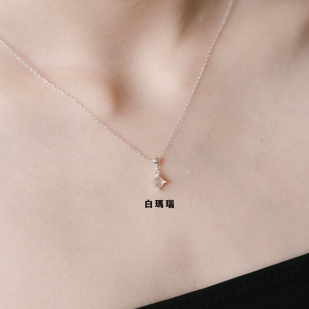 Ginkawa nature gems necklace with adjustable extension chain. Beautiful color and easy match with your daily dress. The best gift of birthday, premium gift,FashionJewelry. 925 純銀天然水晶項鍊，能夠帶來正能量，適合生日送禮或自用， 每一條都是獨一無二，能帶來正能量提升人緣，減輕壓力及令人平和的力量等多重功效，生日及情人節禮物。，簡單高貴又易佩搭，適合經常配戴