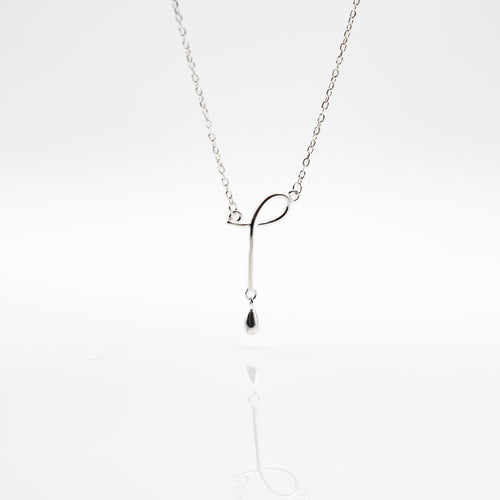 925 sterling silver curved dangling drop necklace with adjustable extension chain.
popular style,unique style,Timeless elegance,special day gift,anniversary surprise.
925純銀曲線垂墜水滴項鍊，簡約細緻，特殊Y字鍊，交換禮物推薦，伴娘禮物，高級質感，不退流行的經典款，母親節心意。
