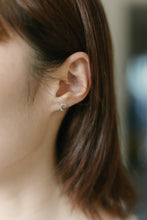 Load image into Gallery viewer, 925 sterling silver Hypoallergenic it’s suitable for sensitive skin.
Perfect accessory,graduation gift,wear every day,Romantic surprise,Glamorous sparkle,mother&#39;s Day.925純銀星月星球轉珠耳環，簡約精緻，適合約會穿搭，童趣款式，甜蜜約會搭配，浪漫禮物，日常百搭配件。

