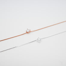 Load image into Gallery viewer, 925 sterling silver tiny crystal necklace is a popular style that is simple. classic design,elegant style,popular style,shiny accessories,Perfect gift BFF,suitable for girls.925純銀輕奢迷你水鑽項鍊，簡約時尚，優雅氣質，百搭配件，日常休閒穿搭，母親節禮物，精緻生日禮物。
