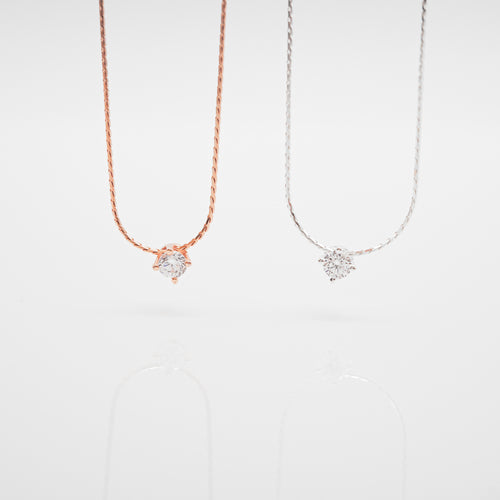 925 sterling silver tiny crystal necklace is a popular style that is simple. classic design,elegant style,popular style,shiny accessories,Perfect gift BFF,suitable for girls.925純銀輕奢迷你水鑽項鍊，簡約時尚，優雅氣質，百搭配件，日常休閒穿搭，母親節禮物，精緻生日禮物。