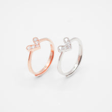 Load image into Gallery viewer, 925 sterling silver heart pave crystal ring with adjustable size.
delicate gift,Perfect gift BFF,classic design,popular style,shiny accessories,birthday surprise.925 純銀心型亮鑽開口戒 ，經典款式，日常百搭款，甜蜜約會搭配，不退流行的經典款，情人節首選。
