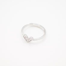 Load image into Gallery viewer, 925 sterling silver heart pave crystal ring with adjustable size.
delicate gift,Perfect gift BFF,classic design,popular style,shiny accessories,birthday surprise.925 純銀心型亮鑽開口戒 ，經典款式，日常百搭款，甜蜜約會搭配，不退流行的經典款，情人節首選。
