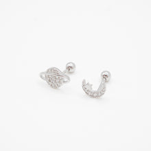 Load image into Gallery viewer, 925 sterling silver Hypoallergenic it’s suitable for sensitive skin.
Perfect accessory,graduation gift,wear every day,Romantic surprise,Glamorous sparkle,mother&#39;s Day.925純銀星月星球轉珠耳環，簡約精緻，適合約會穿搭，童趣款式，甜蜜約會搭配，浪漫禮物，日常百搭配件。

