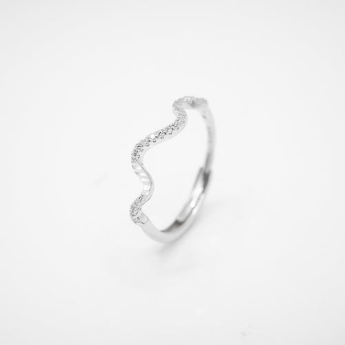 925 sterling silver engraving streamline open ring with adjustable size.
unique design,Minimalist style,Modern simplicity,FashionJewelry,suitable for any occasion.925 純銀批花流線開口戒，文青簡約，百搭配件，紀念日禮物，高級質感，批花工藝，母親節心意，送給閨蜜的禮物。