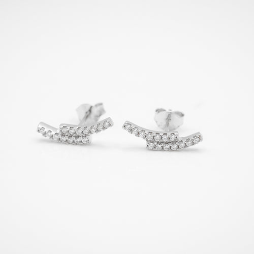 925 sterling silver Hypoallergenic it’s suitable for sensitive skin.
elegant style,shiny accessories,Teacher’s Day gift,suitable for traveling,Romantic surprise.925純銀雙行弧線排鑽耳環，優雅低調，簡約百搭，犒賞自己的禮物，周年紀念禮物，氣質風格，適合出遊約會穿搭。
