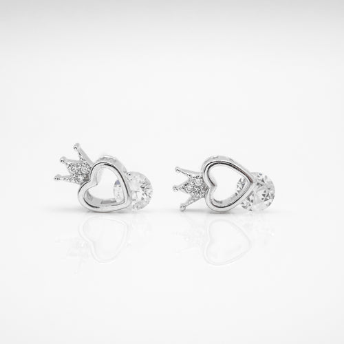 925 sterling silver Hypoallergenic it’s suitable for sensitive skin.
shiny accessories,special day gift,gift for her,wear every day,trendy design,popular style,Glamorous sparkle.925純銀皇冠心鑽耳環，甜美精緻，適合約會穿搭，氣質出眾，適合各種場合，生日送禮首選。
