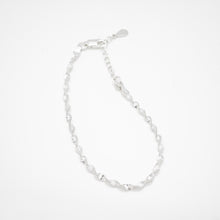 Load image into Gallery viewer, 925 sterling silver sparkling ripple bracelet with adjustable extension chain.
delicate gift,best gift for birthday,trendy design,shiny accessories,Romantic surprise.925 純銀閃砂波浪水紋手鍊，簡約百搭，浪漫禮物，送給閨蜜的禮物，生日禮物推薦，閃亮細緻，適合約會穿搭。


