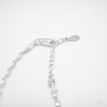 Load image into Gallery viewer, 925 sterling silver sparkling ripple bracelet with adjustable extension chain.
delicate gift,best gift for birthday,trendy design,shiny accessories,Romantic surprise.925 純銀閃砂波浪水紋手鍊，簡約百搭，浪漫禮物，送給閨蜜的禮物，生日禮物推薦，閃亮細緻，適合約會穿搭。

