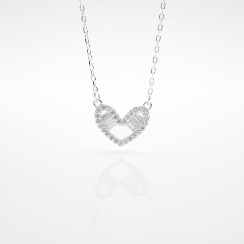 925 sterling silver heart motif crystal necklace with adjustable extension chain.
Perfect gift BFF,for lover,beautiful accessories,suitable for traveling,Romantic surprise.925 純銀四葉貝母晶鑽項鍊，獨特的禮物，浪漫驚喜，告白禮物，優雅時尚，適合約會穿搭，母親節禮物推薦。
