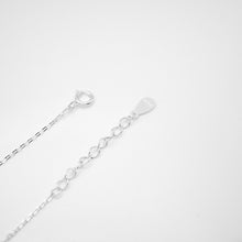 Load image into Gallery viewer, 925 sterling silver sparkling knot pendant necklace with adjustable extension chain.
special day gift,daily jewelry,popular style,elegant stylㄇe,Perfect accessory,Glamorous sparkle.925純銀閃鑽混結項鍊，氣質出眾，犒賞自己的禮物，日常搭配，簡約細緻，清新風格，送給朋友的禮物，生日禮物推薦。

