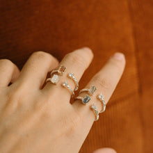 Load image into Gallery viewer, 925純銀爪鑲彩寶開口戒 925 Sterling Silver Prong Setting Natural Gemstones Ring 
Beautiful color and easy match with your daily dress. The best gift of birthday, new year, BFF and mother's day gift. 925 純銀爪鑲彩寶開口戒 ，能夠帶來正能量，適合生日送禮或自用， 獨一無二，能帶來正能量平衡氣場，減壓力及令人平和的力量等多重功效，最佳的節日禮物，閨蜜禮物，生日及情人節禮物。簡單高貴又好配搭，適合經常配戴。

