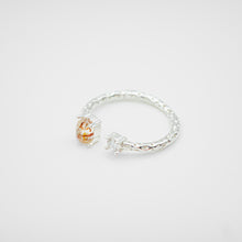 Load image into Gallery viewer, 925純銀爪鑲彩寶開口戒 925 Sterling Silver Prong Setting Natural Gemstones Ring 
Beautiful color and easy match with your daily dress. The best gift of birthday, new year, BFF and mother's day gift. 925 純銀爪鑲彩寶開口戒 ，能夠帶來正能量，適合生日送禮或自用， 獨一無二，能帶來正能量平衡氣場，減壓力及令人平和的力量等多重功效，最佳的節日禮物，閨蜜禮物，生日及情人節禮物。簡單高貴又好配搭，適合經常配戴。

