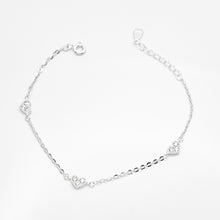 Load image into Gallery viewer, 925 sterling silver pave heart triple bracelet with adjustable extension chain.
anniversary gift,delicate gift,shiny accessories,Versatile piece,Ethereal style,Romantic surprise.925 純銀三心水鑽手鍊，精緻百搭，適合生日送禮，情人節送禮推薦，仙氣十足，浪漫的節日禮物。

