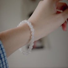 Load image into Gallery viewer, Beautiful Natural Moonstone Bracelet with shinny illusion color. Everyone piece is unique. Best gift for your best friend/ BFF, birthday gift, valantine&#39;s day gift and daily wear. 天然月光石手鏈， 每一條都是獨一無二閃藍光幻彩，拉長石能提升愛情運，感壓力及令人平和的力量，最佳的節日禮物，閨蜜禮物，生日及情人節禮物。彈力線設計，可調節長度，簡單易佩搭，適合經常配戴。
