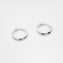 Load image into Gallery viewer, 925純銀｜幾何菱面耳扣 Geometric Faceted Hoop Earrings｜E406
