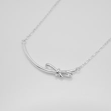 Load image into Gallery viewer, 925 sterling silver curved bow necklace with adjustable extension chain.
gift for her,wear every day,for best friend,popular style,Beautiful design,suitable for girls.925純銀微笑蝴蝶結項鍊，甜美風格，細緻迷人，母親節送禮推薦，約會必備配件，朋友聚會穿搭，生日禮物首選，精美包裝禮盒。

