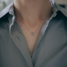Load image into Gallery viewer, 925 sterling silver horseshoe necklace with adjustable extension chain. lucky accessories,wear every day,Perfect gift BFF,meaningful gift,shiny accessories,suitable for any occasion.925 純銀幸運小馬蹄項鍊，閃亮配件，簡約好搭配，各種場合都可配戴，祝福禮物，適合生日送禮，給愛人的禮物。
