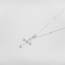Load image into Gallery viewer, 925 sterling silver starburst cross necklace is meaningful and belief. elegant style,beautiful accessories,dainty Jewelry,meaningful gift,Double Seventh Festival.925 純銀星芒十字架項鍊，有意義的禮物，教會項鍊，閃亮精緻，優雅氣質，是和重要場合穿搭，紀念送禮首選。
