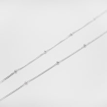 Load image into Gallery viewer, 925 sterling silver starburst cross necklace is meaningful and belief. elegant style,beautiful accessories,dainty Jewelry,meaningful gift,Double Seventh Festival.925 純銀星芒十字架項鍊，有意義的禮物，教會項鍊，閃亮精緻，優雅氣質，是和重要場合穿搭，紀念送禮首選。

