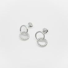 Load image into Gallery viewer, 925 sterling silver Hypoallergenic it’s suitable for sensitive skin. classic design,childlike style,FashionJewelry,gift for her,sweet and delicate,anniversary surprise.925純銀可頌甜甜圈耳環 ，抗敏感耳環，送給好朋友的禮物，約會穿搭，日常配件，可愛精緻風格，百搭配件。
