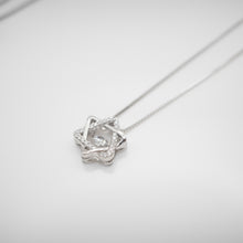 Load image into Gallery viewer, Beautiful 925 sterling silver crystal necklace with dancing CZs stones. The necklace is adjustable length with shinny silver plating. This is our designer selection as the best gift for Mother&#39;s Day, x&#39;mas, new year, birthday and your BFF. 925 純銀六芒星項鍊，閃亮時髦的可調節項鏈，適合送禮，生日禮物首選，獨特閃耀易搭配
