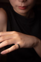 Load image into Gallery viewer, 925 sterling silver braid tail ring open ring with adjustable size. simple design,daily jewelry,suitable for any occasion,FashionJewelry,unisex accessories,Teacher’s Day gift.925 純銀編織開口尾戒，簡約百搭，犒賞自己的禮物，適合天天配戴，周年紀念禮物，送給朋友的生日禮物，交換禮物推薦。
