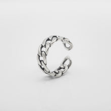 Load image into Gallery viewer, 925 sterling silver braid tail ring open ring with adjustable size. simple design,daily jewelry,suitable for any occasion,FashionJewelry,unisex accessories,Teacher’s Day gift.925 純銀編織開口尾戒，簡約百搭，犒賞自己的禮物，適合天天配戴，周年紀念禮物，送給朋友的生日禮物，交換禮物推薦。
