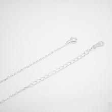 Load image into Gallery viewer, 925 sterling silver crystal row necklace with adjustable extension chain. christmas gift,Perfect gift BFF,for girls,trendy design,elegant style,wedding Jewelry,Christmas gift exchange.925 閃亮亮排鑽項鍊，婚禮飾品，聖誕交換禮物，冬季飾品，優雅氣質風格，簡約好搭配，母親節禮物推薦。
